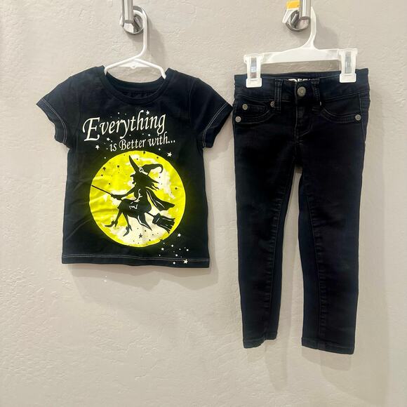 Peek Halloween Glow-in-the-Dark Witch Magic Shirt & Black Jeans Outfit - Picture 1 of 10